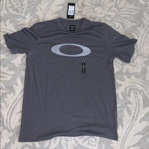 Oakley t shirt